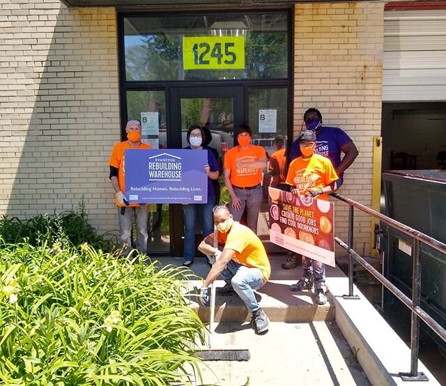 WE'RE MOVING!! After years of searching we've found a new larger space in Evanston. Click on the link in our bio for more info.⠀⠀⠀⠀⠀⠀⠀⠀⠀⠀⠀⠀⠀⠀⠀⠀⠀⠀#BigMove #EvanstonNews #Reuse